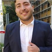 Studente con livello di inglese molto fluente, paragonabile ad un madrelingua